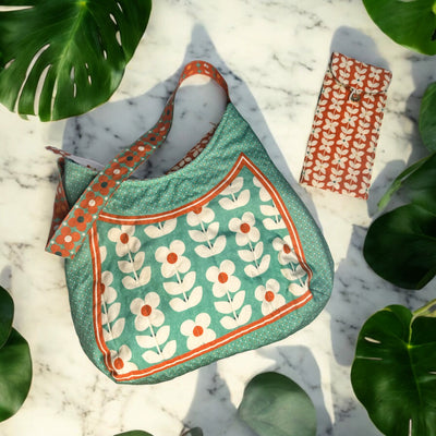 Sewing School The Goldilocks Bag – Retro Floral Sewing Kit