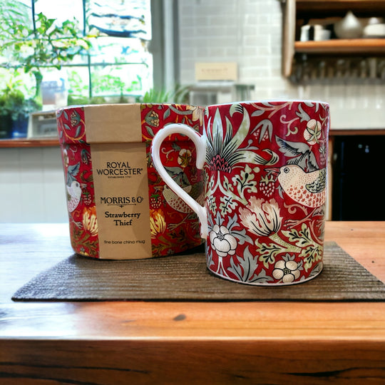 William Morris Mug and Gift Box -Crimson Strawberry Thief – Amber