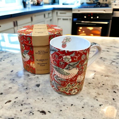 William Morris Mug and Gift Box -Crimson Strawberry Thief