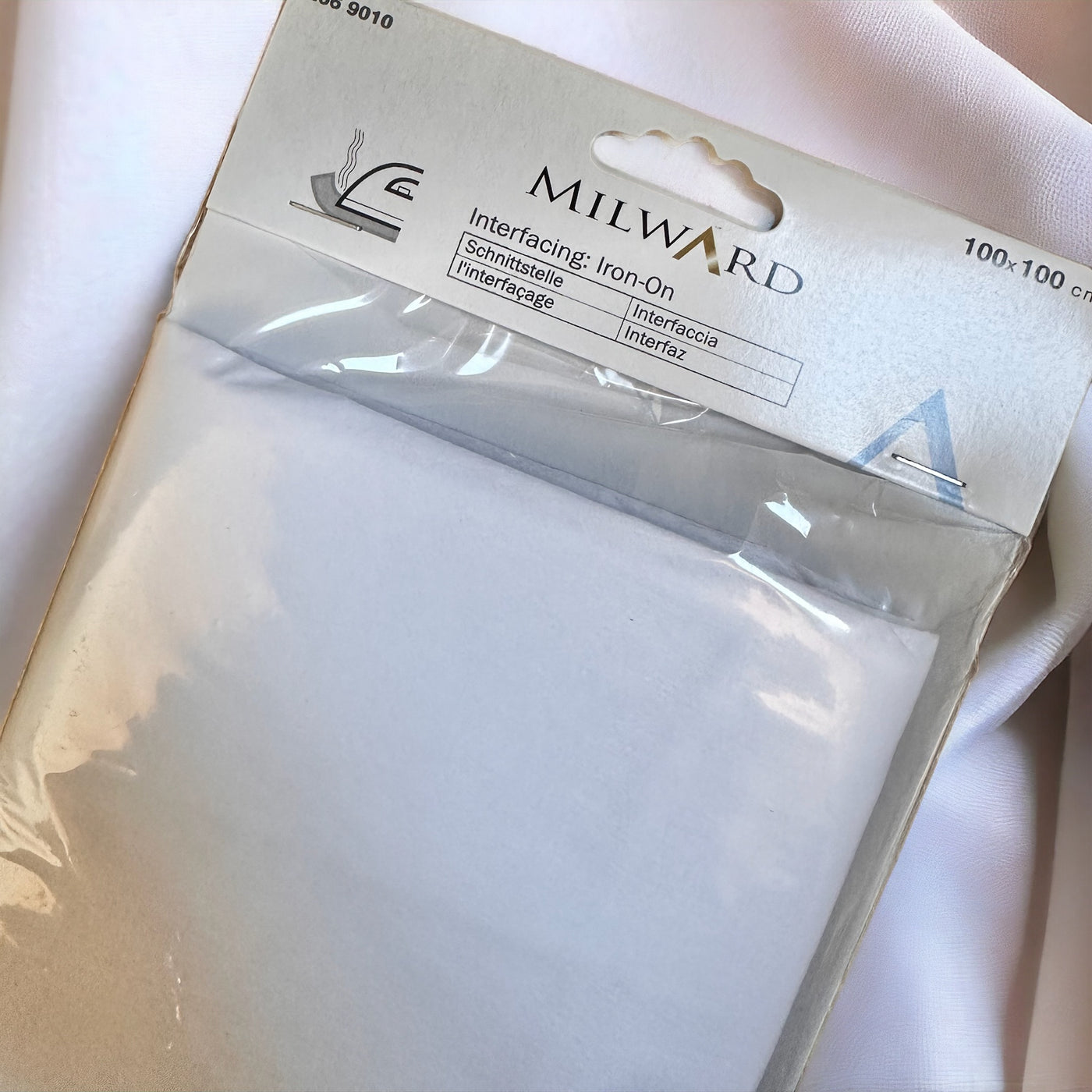 Milward iron-on-interfacing medium weight 100x100cm piece